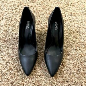 Michael Kors BLACK Leather Pumps